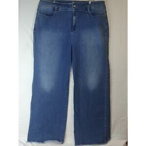 NYDJ 20W Straight Leg Medium Wash Raw Hem Lift Tuck Technology 14' Rise